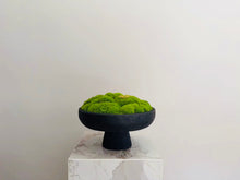 將圖片載入圖庫檢視器 VICKY YAO -Outdoor Indoor Real Preserved Moss Bowl Centerpiece,Preserved Moss Bowl Black Rustic Wooden Coffee Table Centerpiece D12-inch