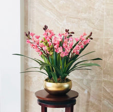 Laden Sie das Bild in den Galerie-Viewer, VICKY YAO Design Aesthetic - Exclusive Design Handmade Natural Touch Artificial Cymbidium Orchid Flower Arrangement