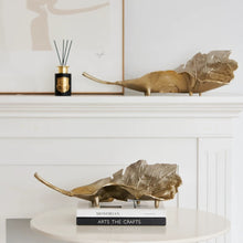將圖片載入圖庫檢視器 VICKY YAO-Modern Abstract Handmade Aluminum Leaf Tray | Indian Artisan Decorative Leaf Bowl | Gold Metal Catchall Tray | Luxury Coffee Table