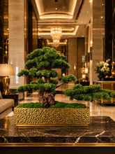 Laden Sie das Bild in den Galerie-Viewer, VICKY YAO-Luxury Realistic Bonsai Tree Handcrafted Artificial Bonsai Art Hammered Gold Planter Hotel Lobby Decor Luxury Home Decor