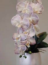 画像をギャラリービューアに読み込む, VICKY YAO- Elegant Purple Lilac Artificial Orchid in Modern White Vase Real Touch Faux Phalaenopsis Arrangement Home Decor Centerpiece