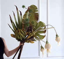 Laden Sie das Bild in den Galerie-Viewer, VICKY YAO - Large Custom Artificial Rare Flowers Bouquet – Wabi-Sabi Aesthetic Faux Floral Arrangement for Unique Home Decor Without Vase