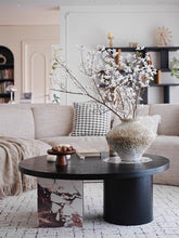 Laden Sie das Bild in den Galerie-Viewer, VICKY YAO -  Handmade Japanese studio art pottery Vase textured grey Ceramic Vase – Rough Potter Without flowers Wabi Sabi Vase