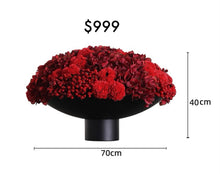 Laden Sie das Bild in den Galerie-Viewer, VICKY YAO Fine Art - Premium Faux Red Flower Arrangement – Modern Centerpiece in Black Vase W70xH40cm