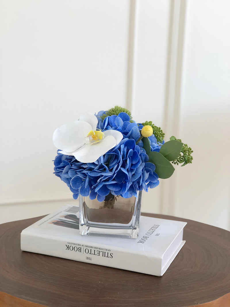 VICKY YAO Faux Floral - Exclusive Design Dream Blue Artificial Hydrangea Flowers Arrangement