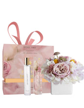 Laden Sie das Bild in den Galerie-Viewer, VICKY YAO FRAGRANCE - Love &amp; Dream Series Hydrangea Floral Art &amp; Luxury Fragrance Gift Box