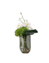 Laden Sie das Bild in den Galerie-Viewer, Vicky Yao Faux Floral - Exclusive Design Luxury Long Green Artificial Flower Arrangement
