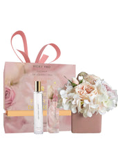 Laden Sie das Bild in den Galerie-Viewer, VICKY YAO FRAGRANCE - Love &amp; Dream Series Nude Pink Hydrangea Floral Art &amp; Luxury Fragrance Gift Box