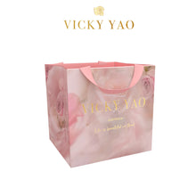 画像をギャラリービューアに読み込む, VICKY YAO FRAGRANCE - Natural Touch Fire Red 12 Alice Roses Golden Ceramic Pot &amp; Luxury Fragrance 50ml