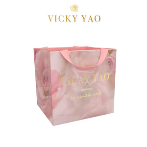 VICKY YAO FRAGRANCE - Natural Touch Fire Red 12 Alice Roses Golden Ceramic Pot & Luxury Fragrance 50ml