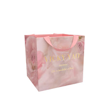 Laden Sie das Bild in den Galerie-Viewer, VICKY YAO x Kogan - Natural Touch Super Large 12cm Fuchsia BabyPink Damask Rose &amp; Luxury Fragrance Gift Box 50ml