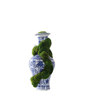 画像をギャラリービューアに読み込む, VICKY YAO Moss Art - Exclusive Design Chinese Porcelain Damaged Style Preserved Moss Art