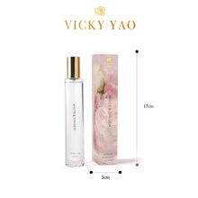 Load image into Gallery viewer, VICKY YAO FRAGRANCE - Natural Touch Baby Pink 12 Alice Roses Golden Ceramic Pot &amp; Luxury Fragrance 50ml