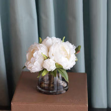 Laden Sie das Bild in den Galerie-Viewer, Vicky Yao Faux Floral -Exclusive Design Gorgeous Artificial Peony Flower Arrangement