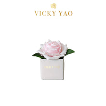 Laden Sie das Bild in den Galerie-Viewer, VICKY YAO FRAGRANCE - Best Selling Natural Touch Super Large 12cm Baby Pink Damask Rose &amp; Luxury Fragrance Gift Box 50ml