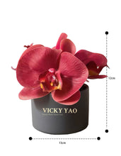 Laden Sie das Bild in den Galerie-Viewer, VICKY YAO FRAGRANCE - Cute Natural Touch Red Faux Orchid Art &amp; Luxury Fragrance 50ml