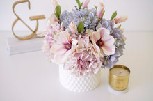 Laden Sie das Bild in den Galerie-Viewer, VICKY YAO Faux Floral - Exclusive Design Artificial Hydrangea Magnolia Pink Floral Arrangement