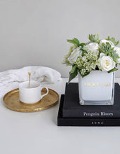 將圖片載入圖庫檢視器 VICKY YAO FRAGRANCE - Exclusive Design Wedding Style Artificial Rose Arrangement &amp; Luxury Fragrance 50ml