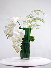 Laden Sie das Bild in den Galerie-Viewer, VICKY YAO Faux Floral - Best Seller Luxury Real Touch Reception Desk Artificial Floral Arrangement