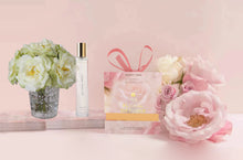 Load image into Gallery viewer, VICKY YAO FRAGRANCE - Love &amp; Dream Series Fresh Green &amp; Luxury Fragrance Gift Box 50ml