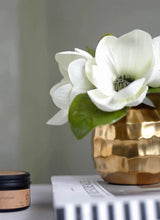 將圖片載入圖庫檢視器 Vicky Yao Faux Floral - Golden Vase Magnolia Flower Arrangement - Vicky Yao Home Decor SEO