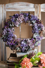Laden Sie das Bild in den Galerie-Viewer, Vicky Yao Preserved Flowers - Exclusive Design Real Dry Flowers Romantic Purple Preserved Hydrangeas Door Wreath