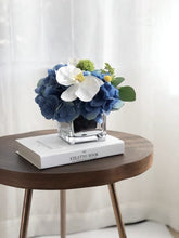 將圖片載入圖庫檢視器 VICKY YAO Faux Floral - Exclusive Design Dream Blue Artificial Hydrangea Flowers Arrangement