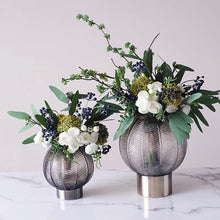 將圖片載入圖庫檢視器 VICKY YAO Faux Floral - Brown/Green  Ball Vase Artificial  Flower Arrangement