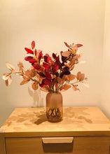 Laden Sie das Bild in den Galerie-Viewer, VICKY YAO Faux Floral- Exclusive Design Colorful Artificial Eucalyptus Flower Arrangement With Vase