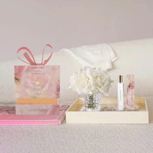 將圖片載入圖庫檢視器 VICKY YAO FRAGRANCE - Love &amp; Dream Series Real Touch White Rose Art &amp; Luxury Fragrance Gift Box