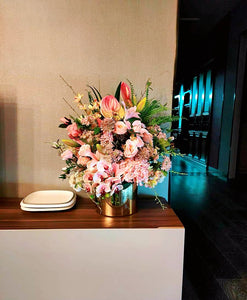 VICKY YAO Faux Floral - Exclusive Design Hotel Style Pink Artificial Flowers Arrangement