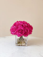 Laden Sie das Bild in den Galerie-Viewer, VICKY YAO Design Aesthetic- Best Seller Luxury Natural Touch Faux Rose Gift Box