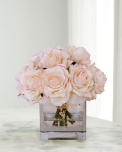 Laden Sie das Bild in den Galerie-Viewer, VICKY YAO Design Aesthetic- Best Seller Luxury Natural Touch Faux Rose Gift Box