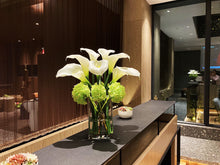 將圖片載入圖庫檢視器 VICKY YAO Faux Floral - Exclusive Design Handmade Faux Floral art of Green Calla Lily