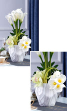 画像をギャラリービューアに読み込む, Vicky Yao Faux Floral - Exclusive Design Artificial Calla Lily Floral Arrangement With Vase