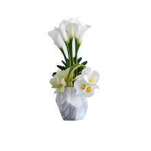 Laden Sie das Bild in den Galerie-Viewer, Vicky Yao Faux Floral - Exclusive Design Artificial Calla Lily Floral Arrangement With Vase