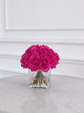 Laden Sie das Bild in den Galerie-Viewer, VICKY YAO Design Aesthetic- Best Seller Luxury Natural Touch Faux Rose Gift Box