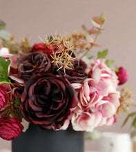 Laden Sie das Bild in den Galerie-Viewer, Vicky Yao Faux Floral - Real Touch Exclusive Design Hydrangea Rose Flower Arrangement